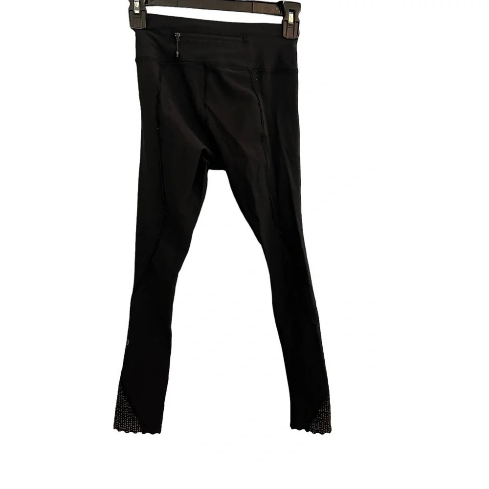 Lululemon Black Cropped Training Leggings - Picture 7 of 8